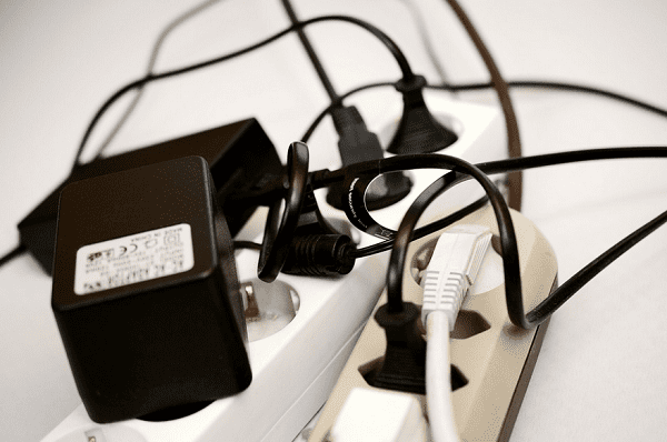 通過電池標簽查看