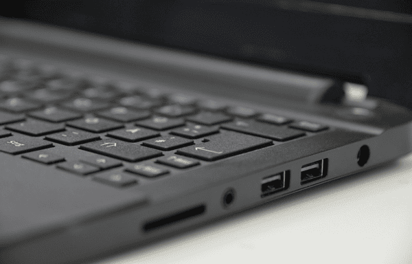 檢查電腦USB接口和數(shù)據(jù)線(xiàn)連接