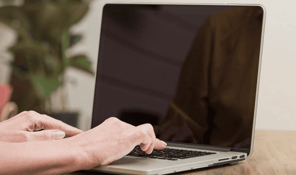 確認是不是“假黑屏”