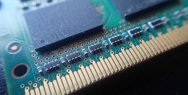 取下內(nèi)存條