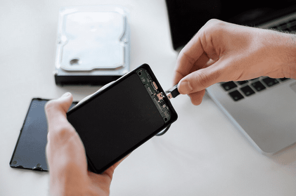 檢查硬盤(pán)連接線