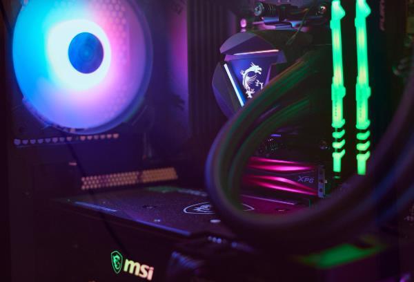 插上顯卡電腦啟動不了原因